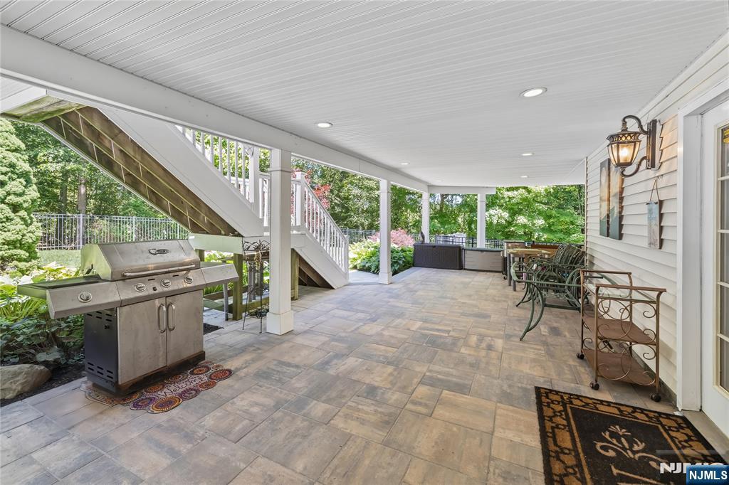 525 Kings Point Trail