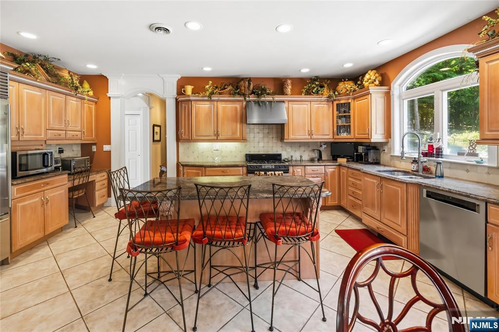 525 Kings Point Trail
