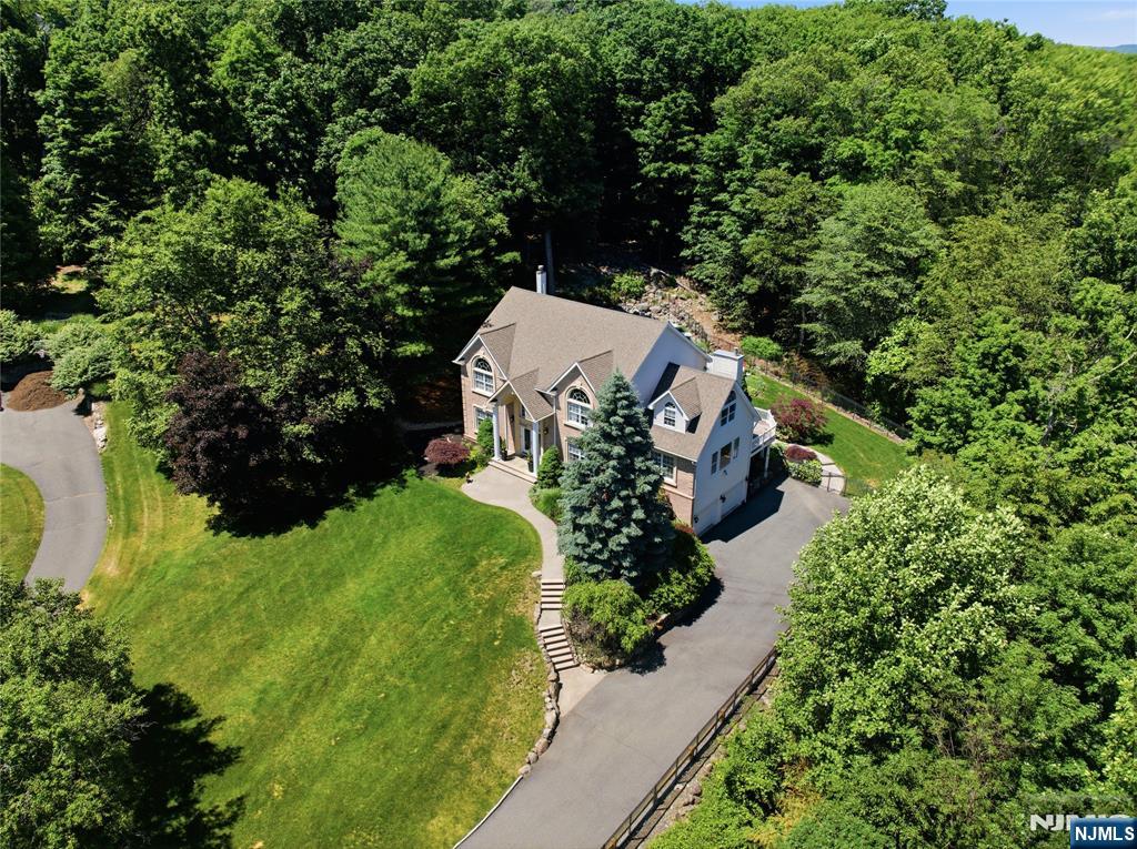 525 Kings Point Trail