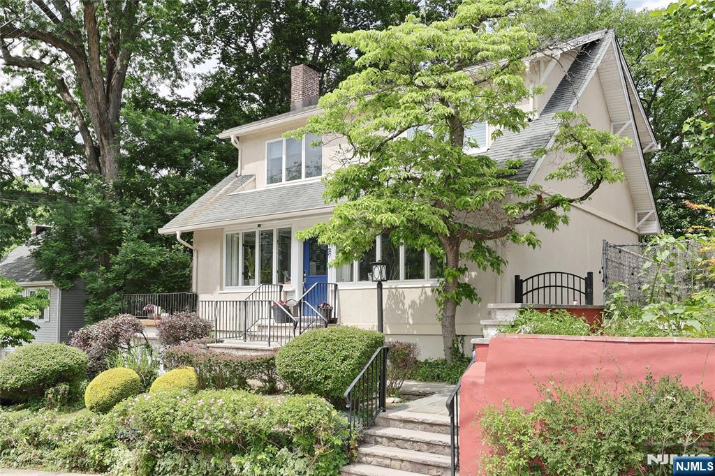 127 Howard Terrace