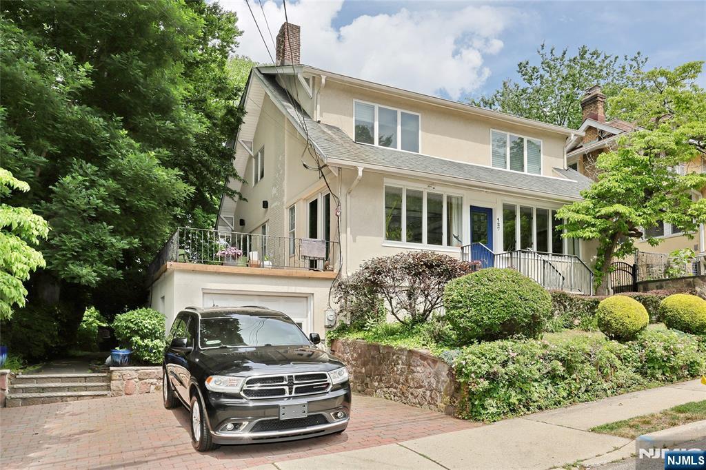 127 Howard Terrace