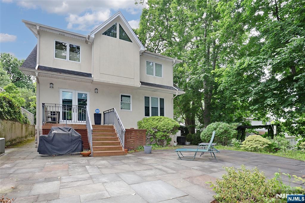 127 Howard Terrace