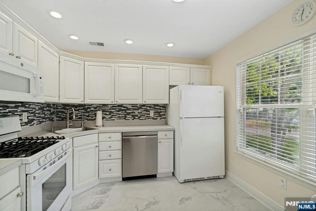 2262 Nash Court
