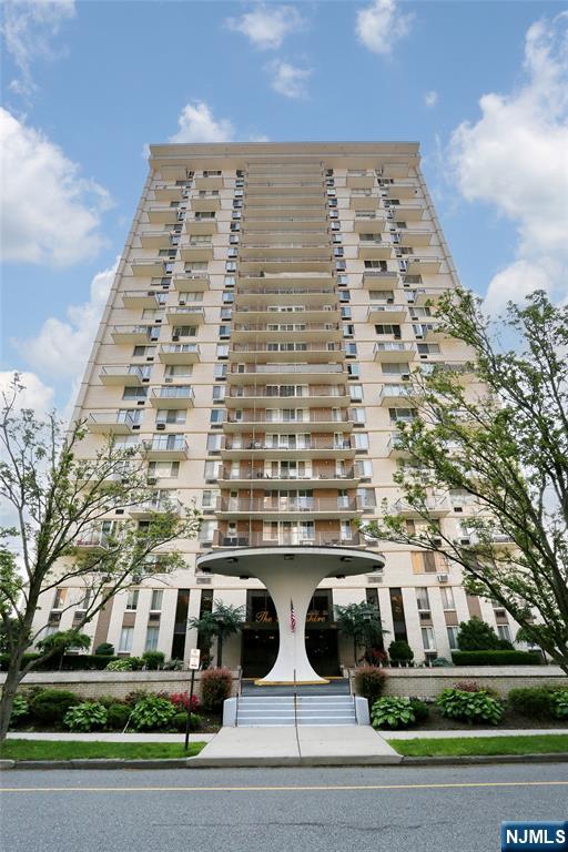 160 Overlook Avenue 2D
