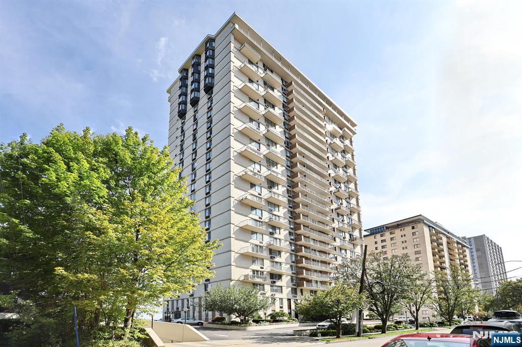 160 Overlook Avenue 2D
