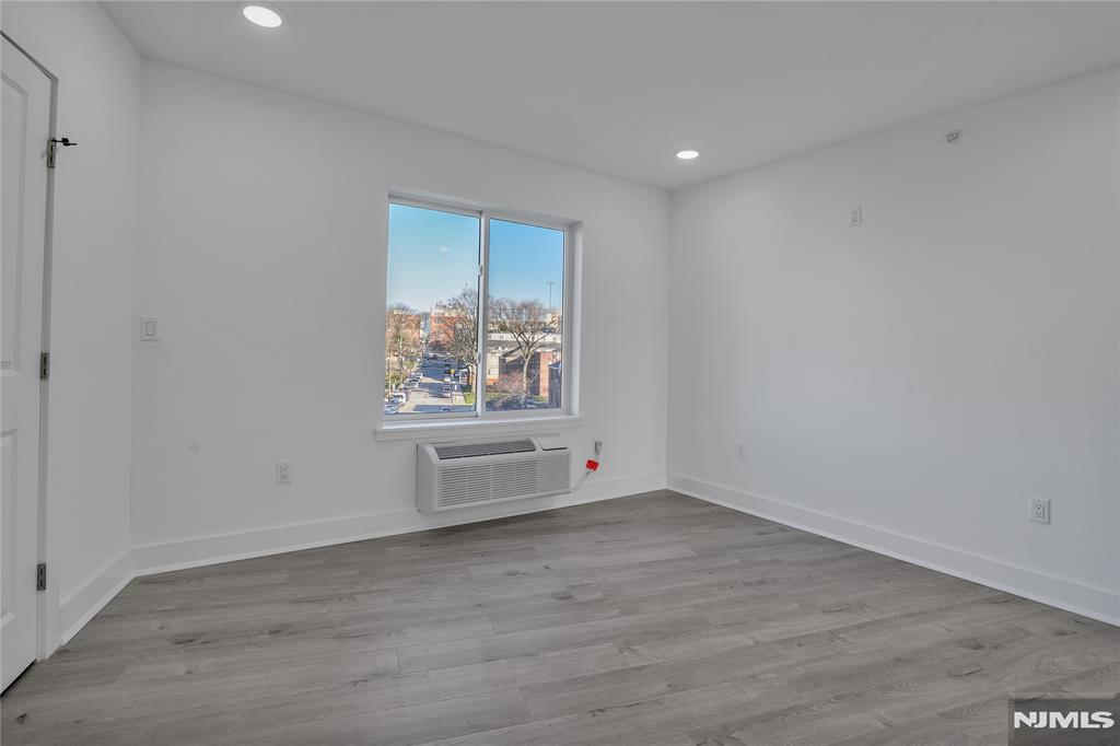 2601 Jane Street 304
