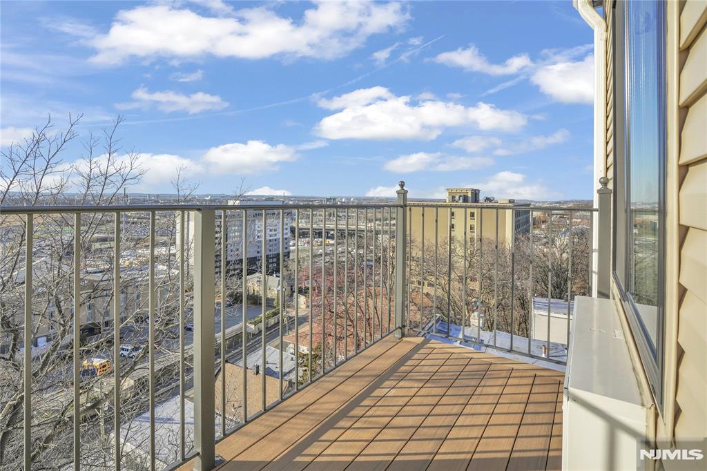 2601 Jane Street 304