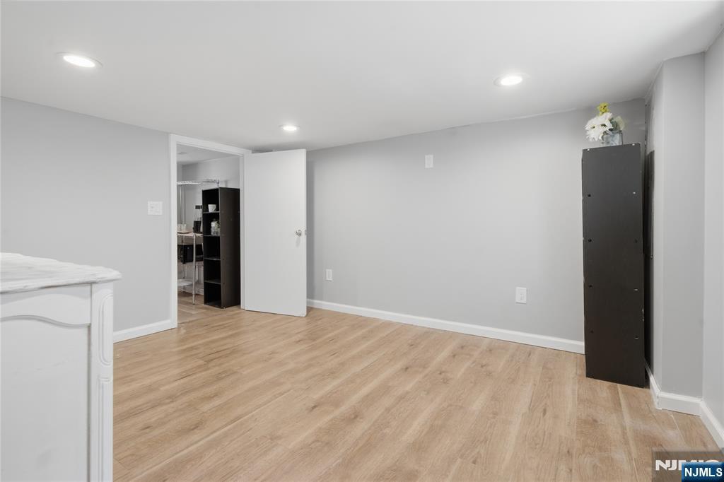 611 Maple Avenue