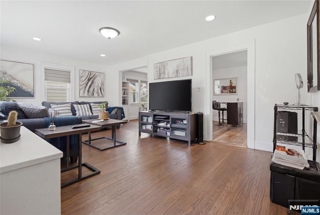 611 Maple Avenue