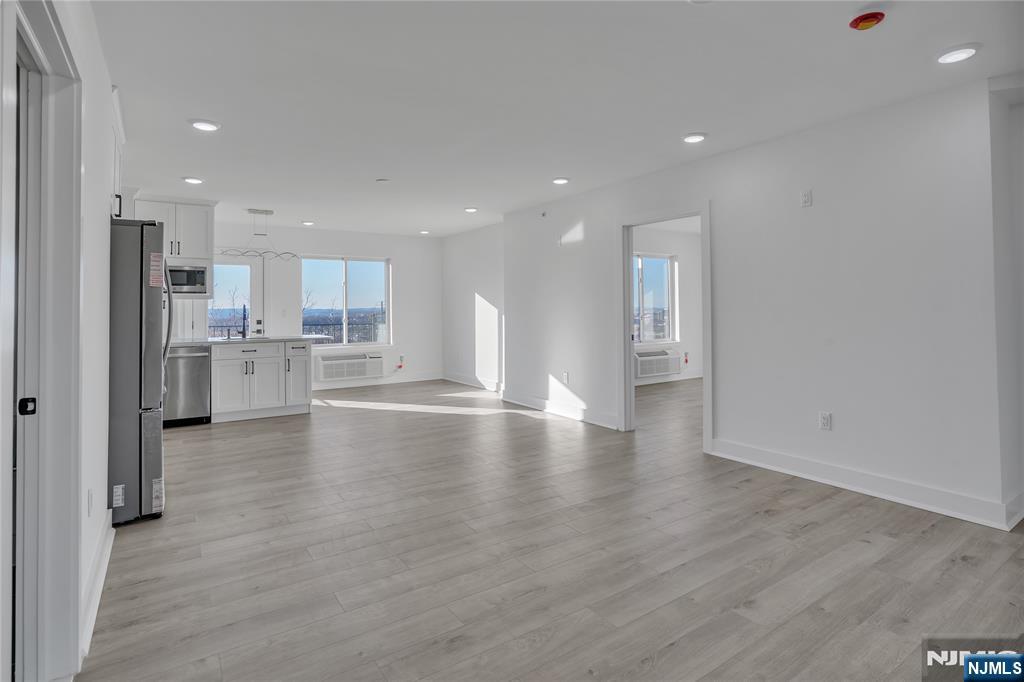 2601 Jane Street P404