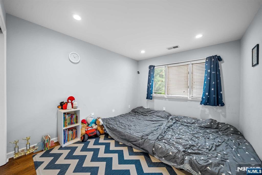 22 W Pamrapo Court