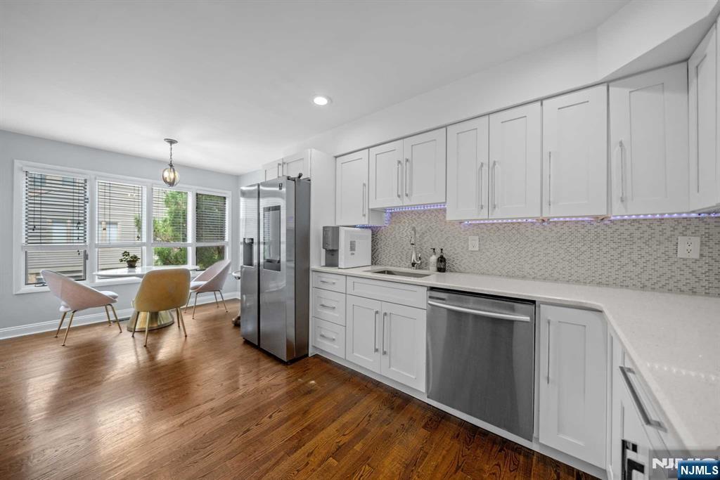 22 W Pamrapo Court