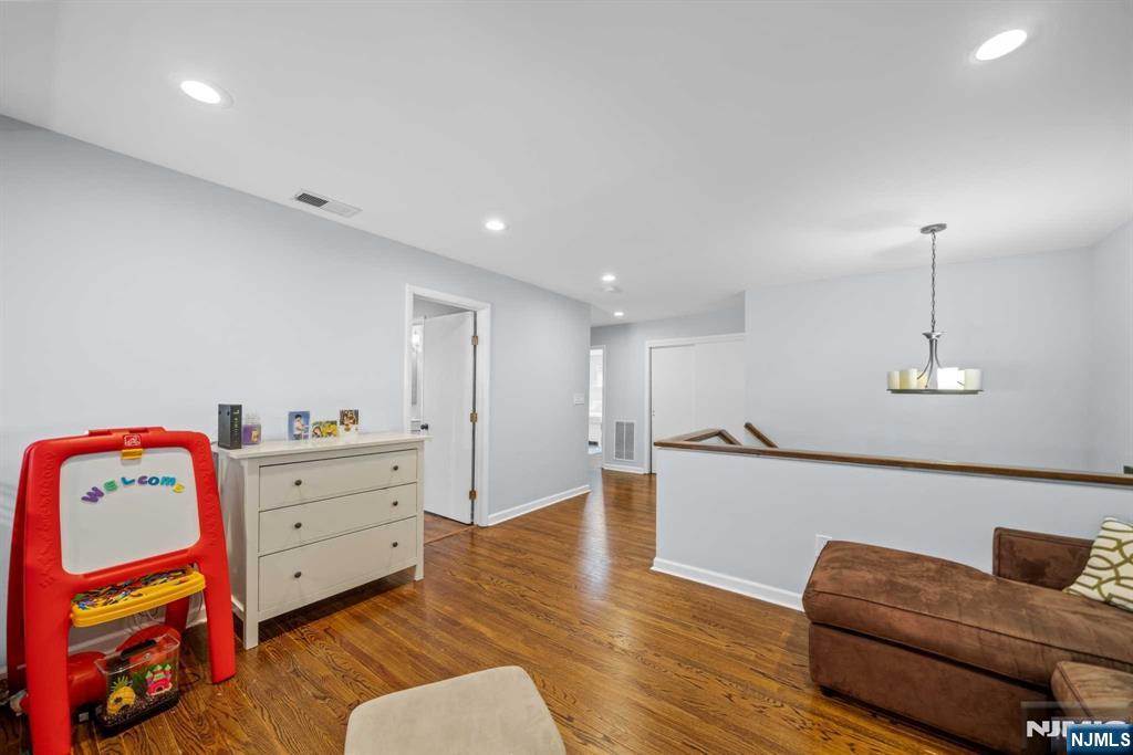 22 W Pamrapo Court