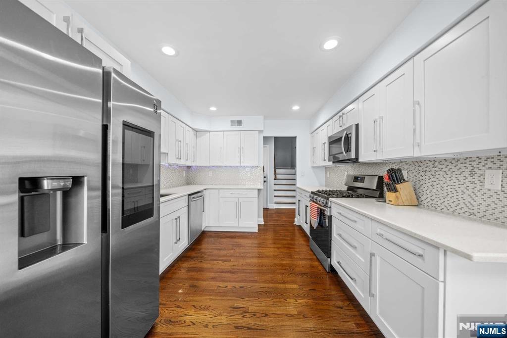 22 W Pamrapo Court