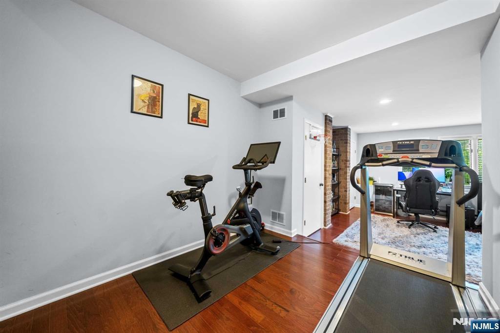 22 W Pamrapo Court