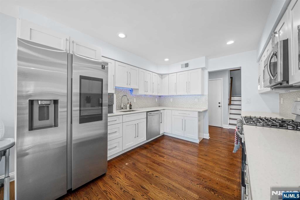 22 W Pamrapo Court