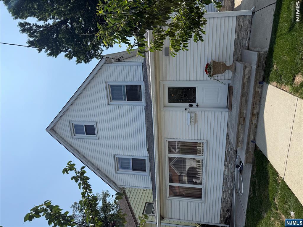 226 Louis Street 1