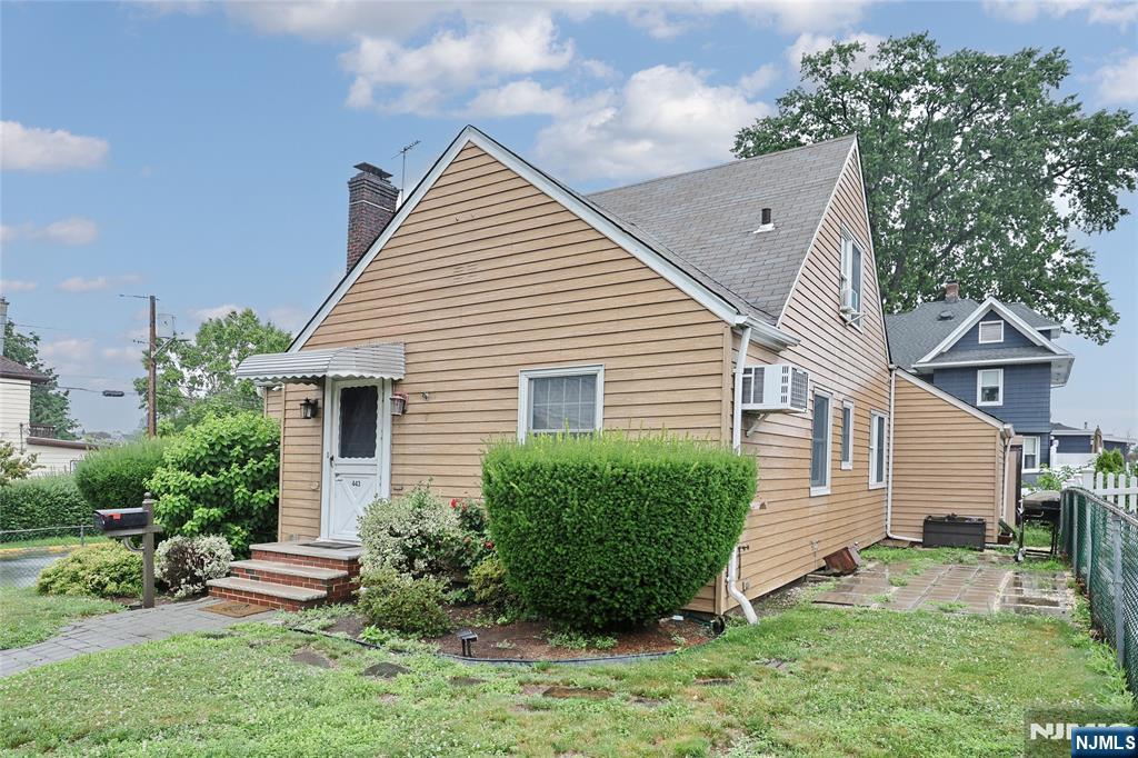 443 Center Street