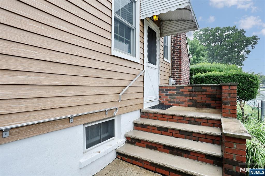 443 Center Street