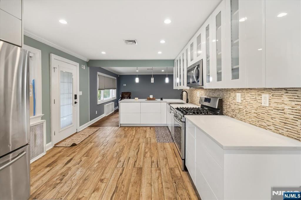 1-07 Lyons Avenue