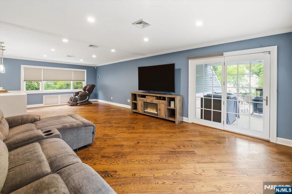 1-07 Lyons Avenue