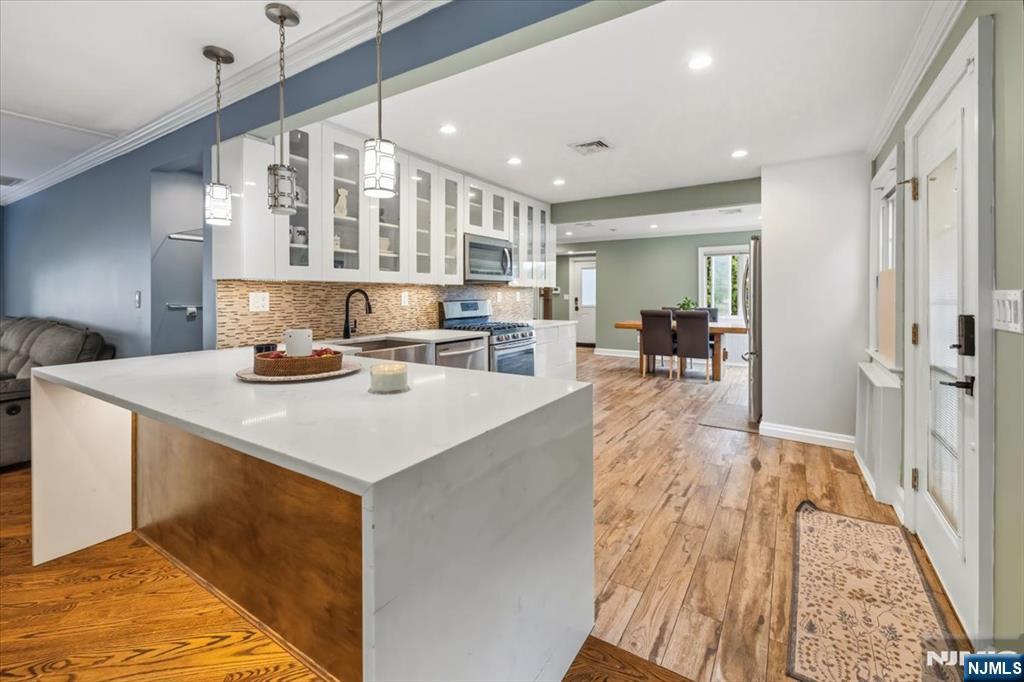 1-07 Lyons Avenue