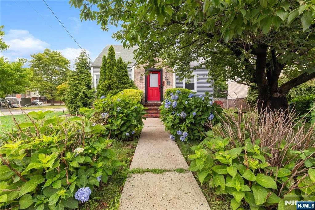 1-07 Lyons Avenue