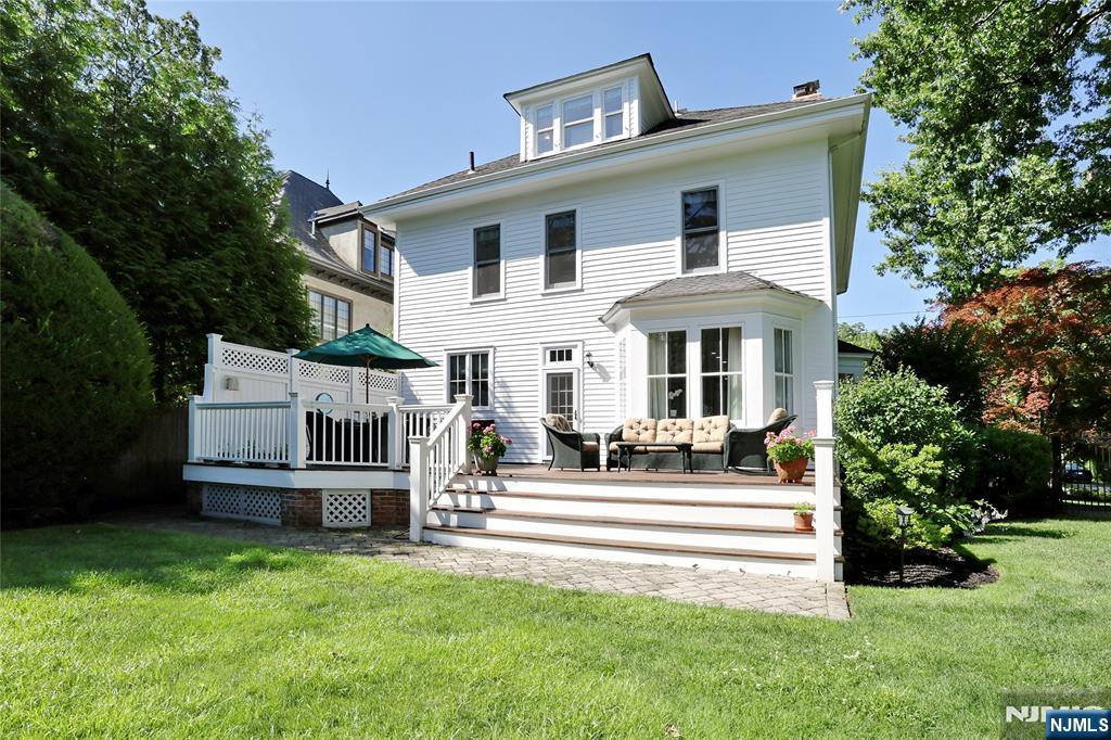 339 Highwood Avenue