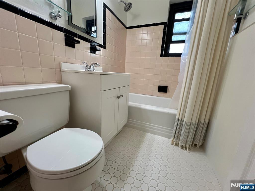 241 E Main Street 3A