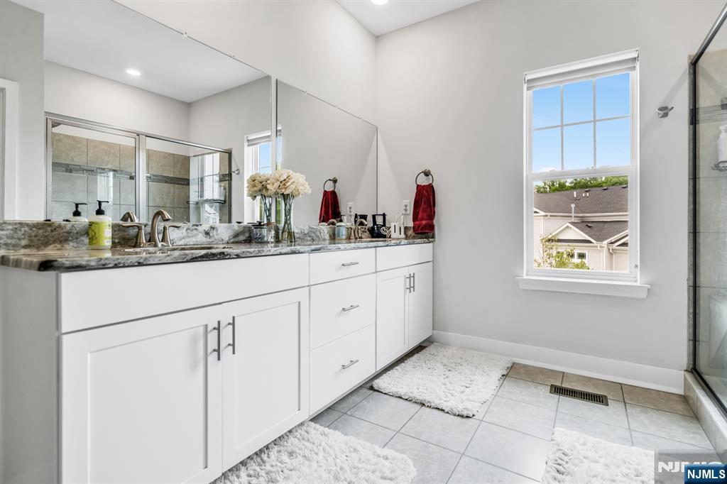 62 Gerhard Place
