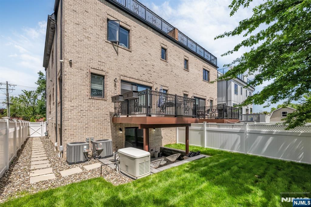 34 Lafayette Avenue