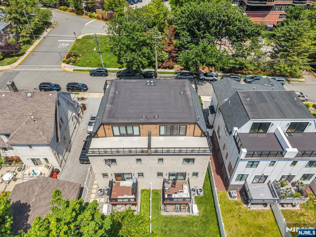 34 Lafayette Avenue