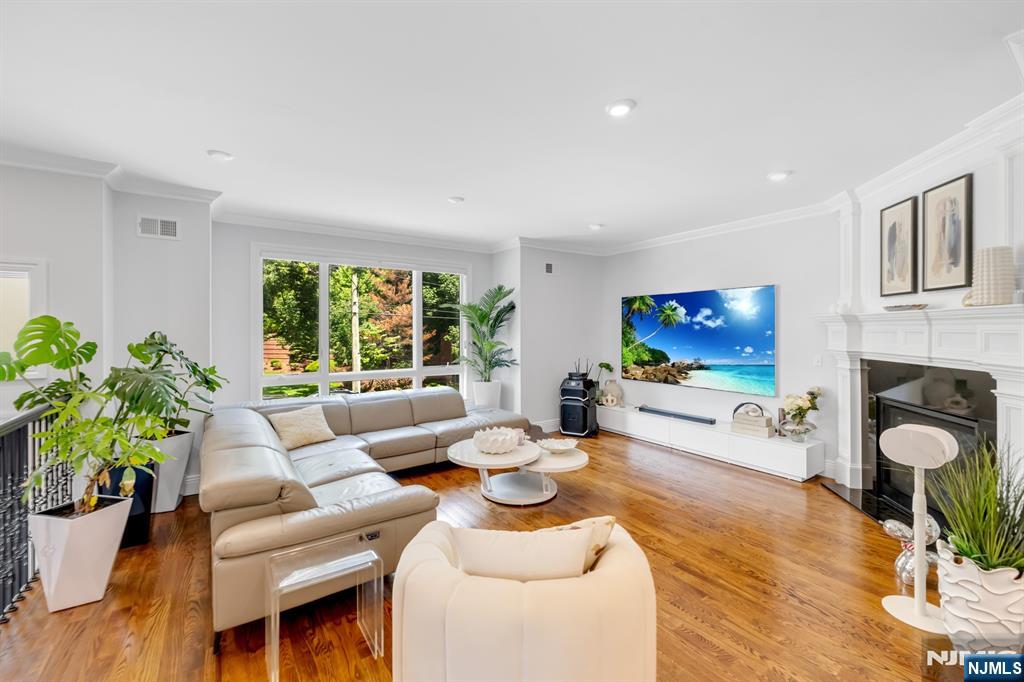 34 Lafayette Avenue