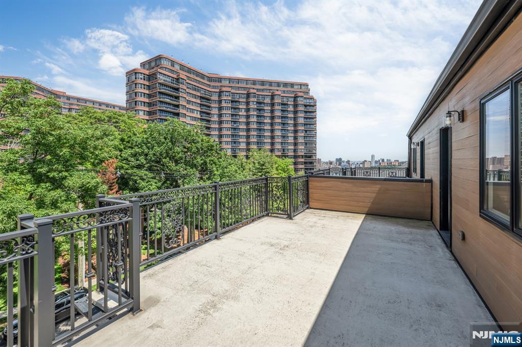 34 Lafayette Avenue