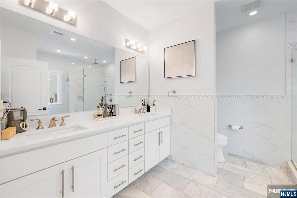 34 Lafayette Avenue