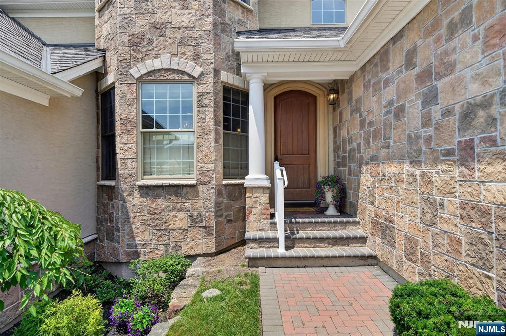 125 Windsor Lane