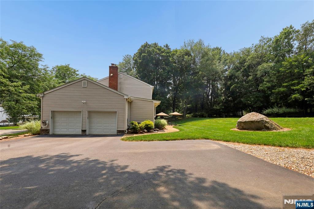 53 Van Blarcom Lane
