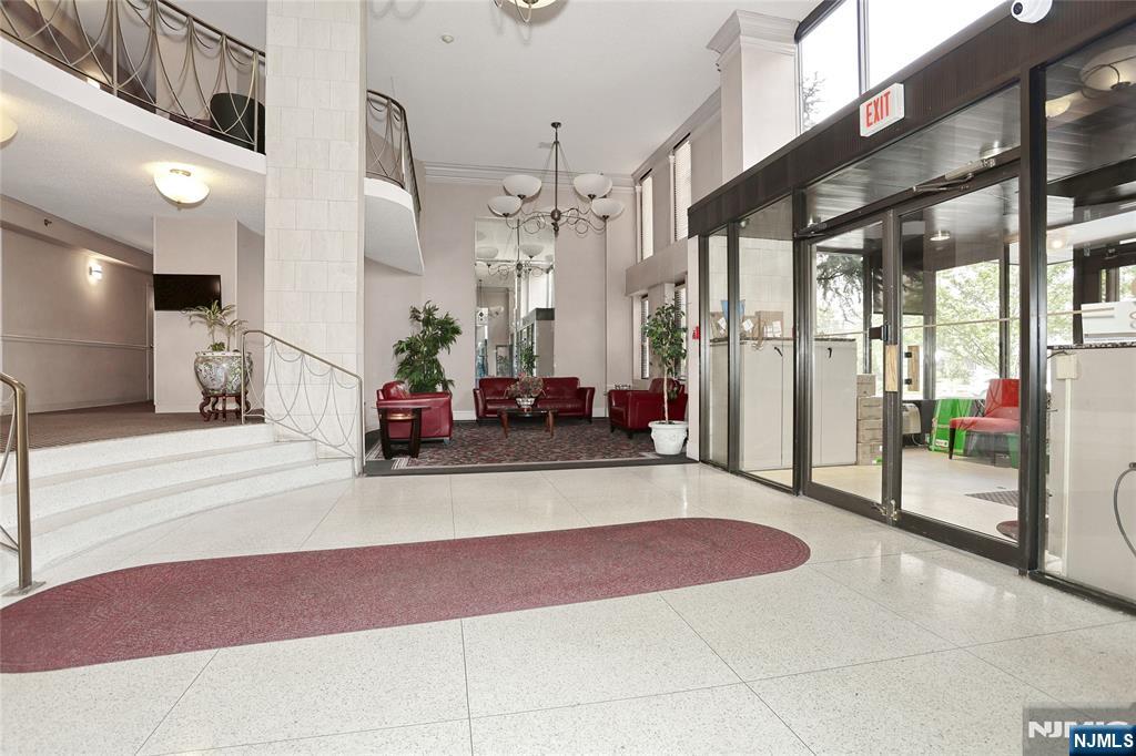 160 Overlook Avenue 19D