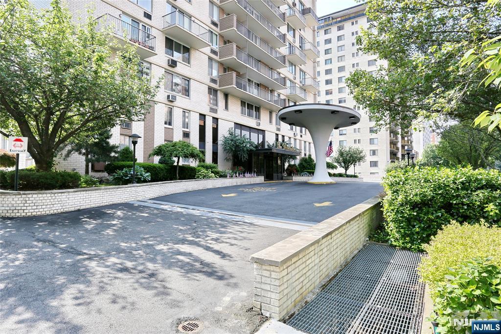 160 Overlook Avenue 19D