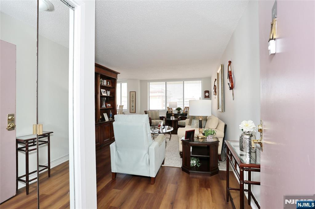 160 Overlook Avenue 19D
