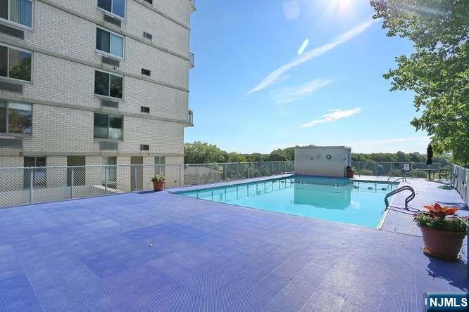 160 Overlook Avenue 19D