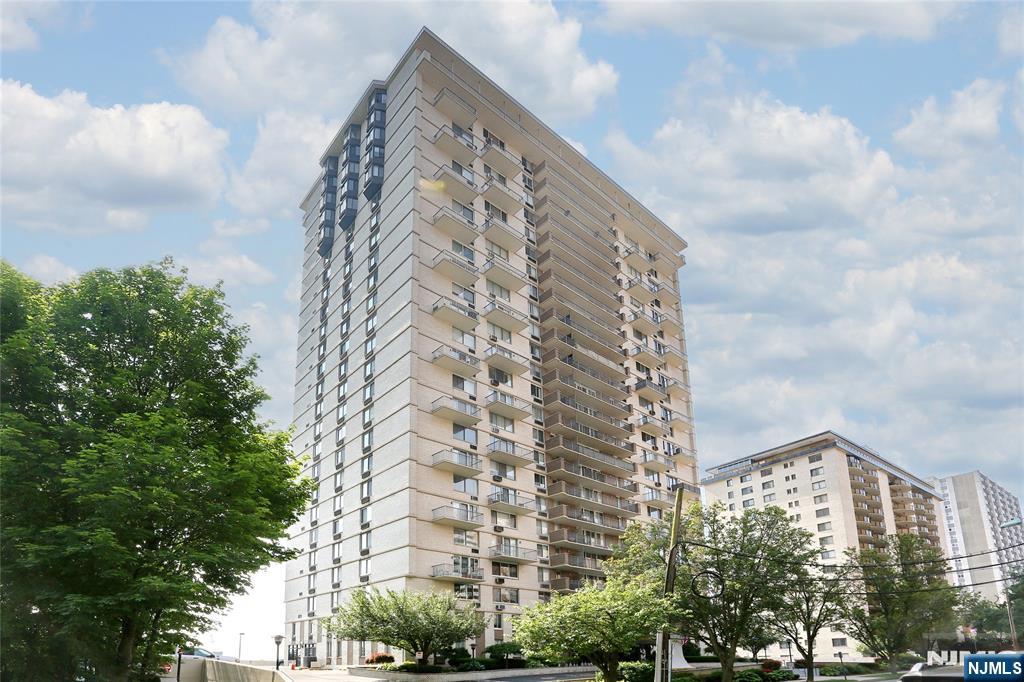 160 Overlook Avenue 19D