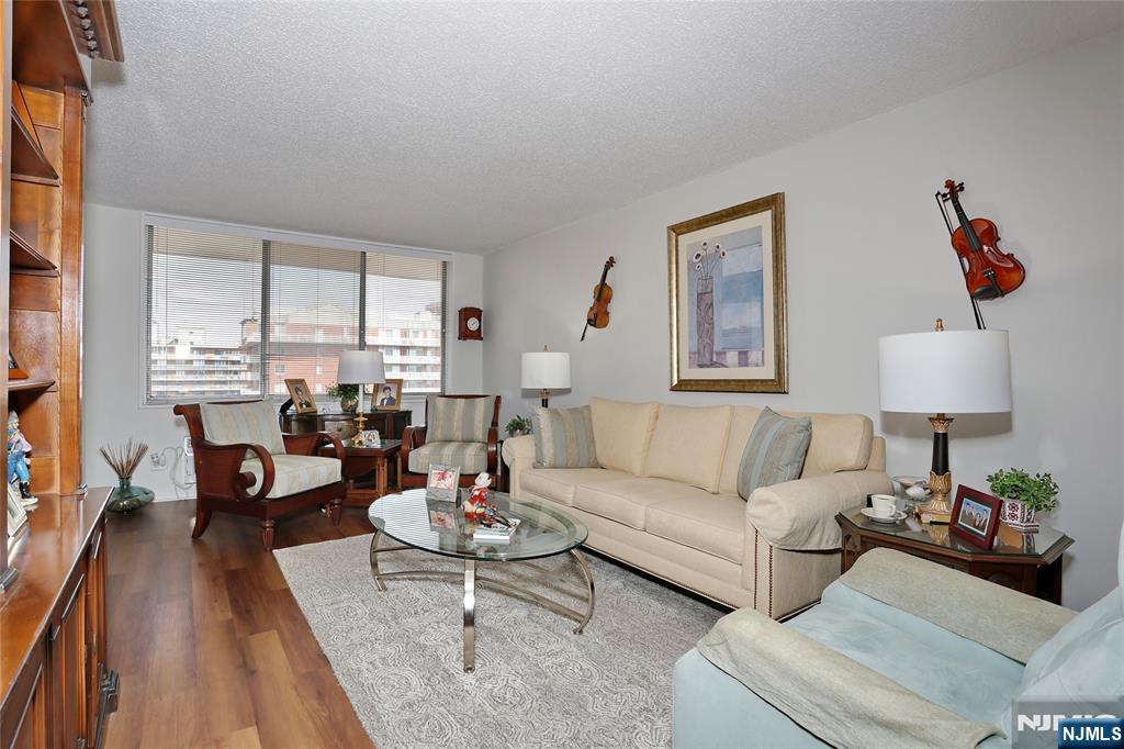 160 Overlook Avenue 19D