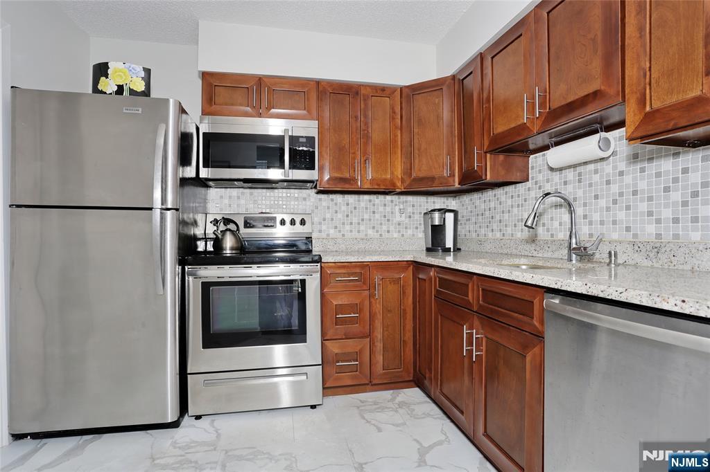 160 Overlook Avenue 19D
