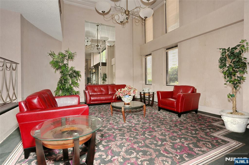 160 Overlook Avenue 19D