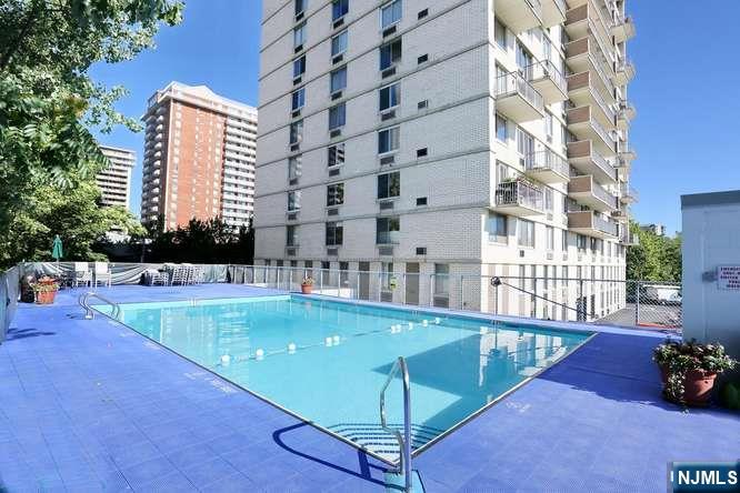 160 Overlook Avenue 19D