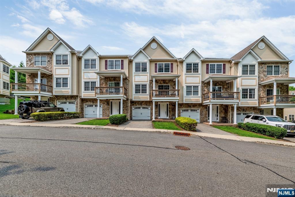 15 Halina Lane