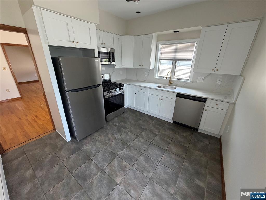 383 Main Avenue 2