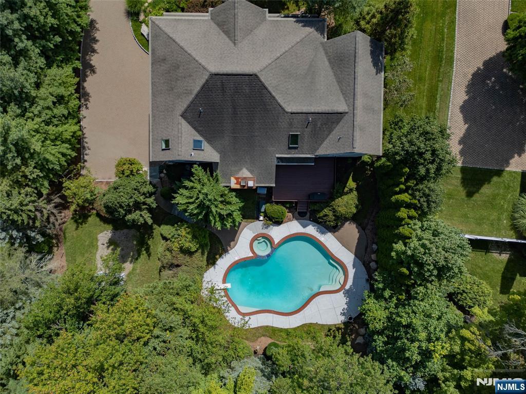 1 Concord Court