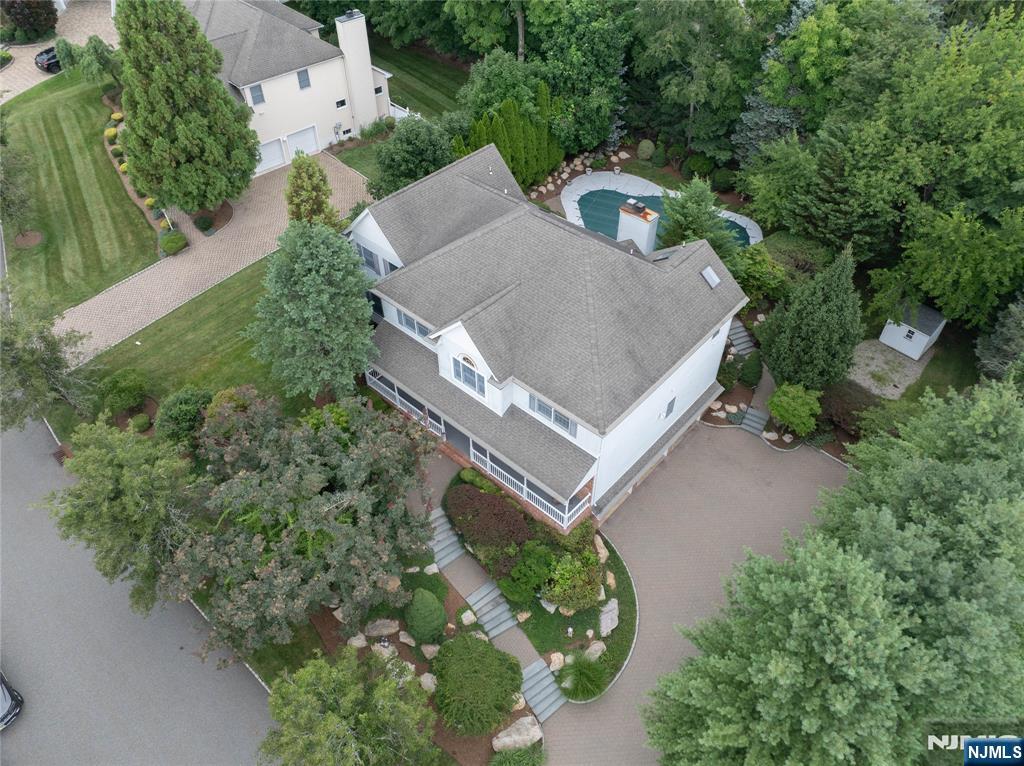 1 Concord Court